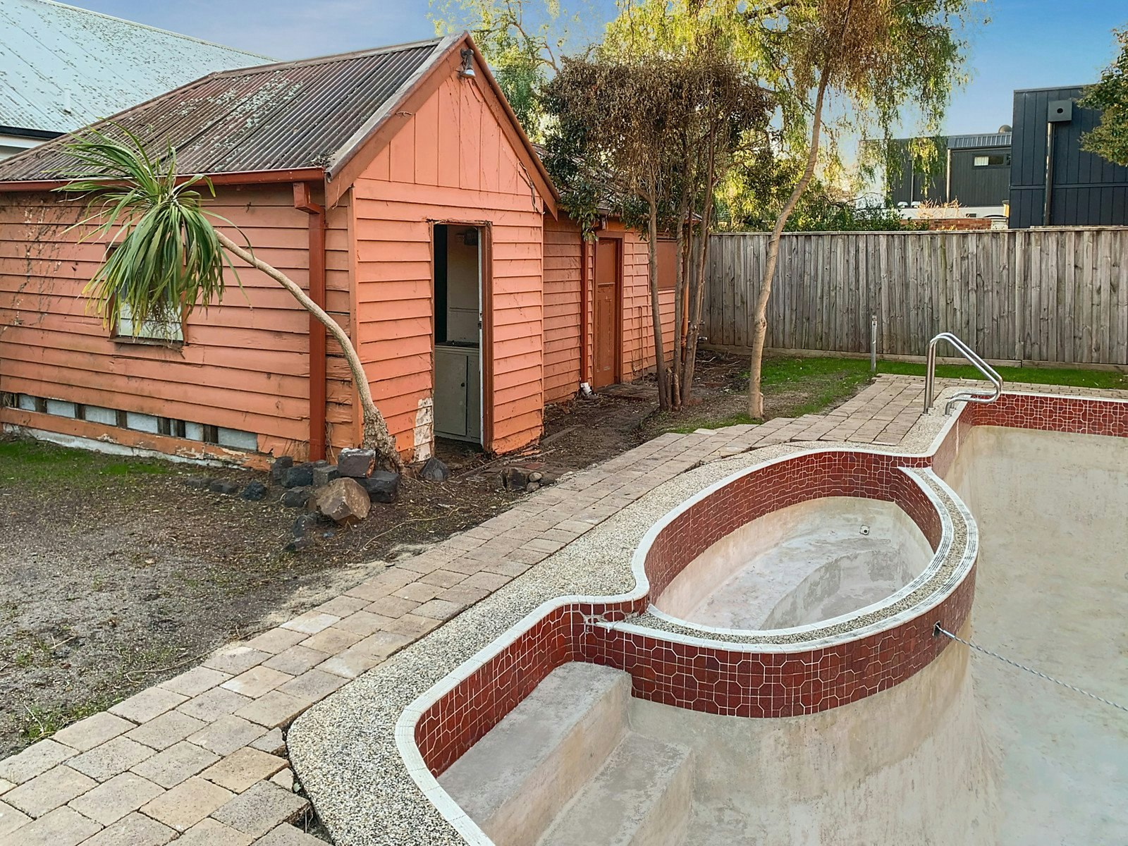 18 Mayfield Grove, Caulfield North, VIC