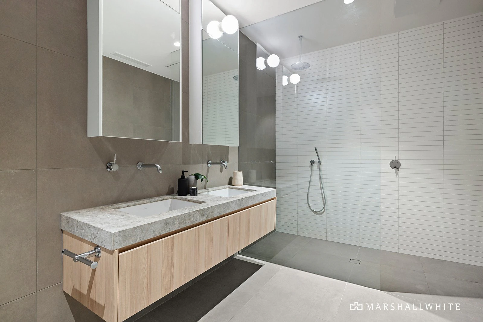 2/21 Broadway, Elwood, VIC