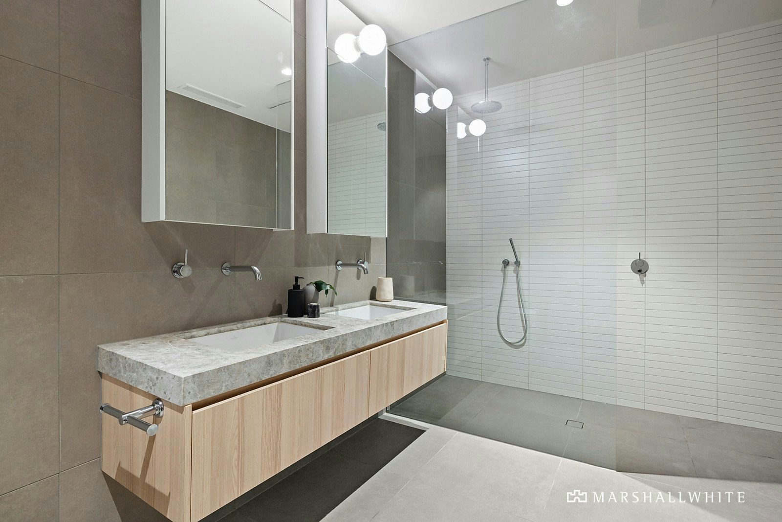 2/21 Broadway, Elwood, VIC