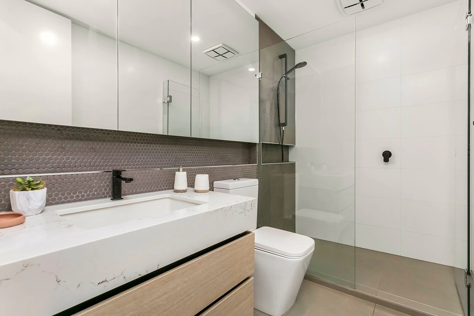 2c Staughton Road, Camberwell, VIC