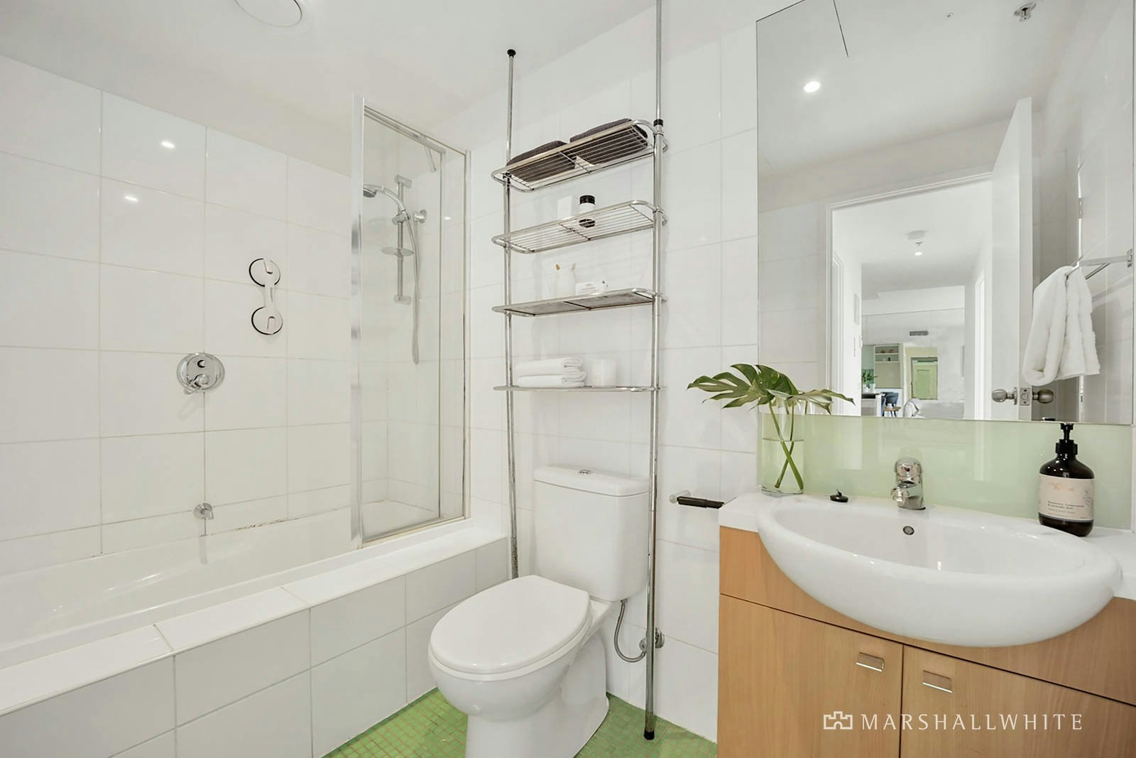 1102/82 Queens Road, Melbourne, VIC