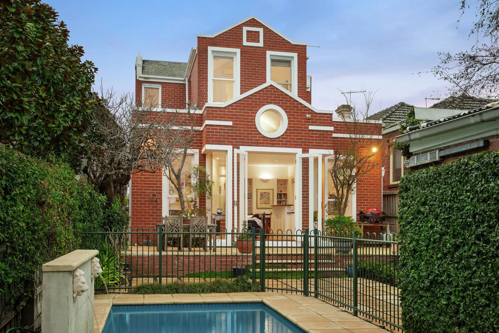16 Lyndhurst Crescent, Hawthorn, VIC