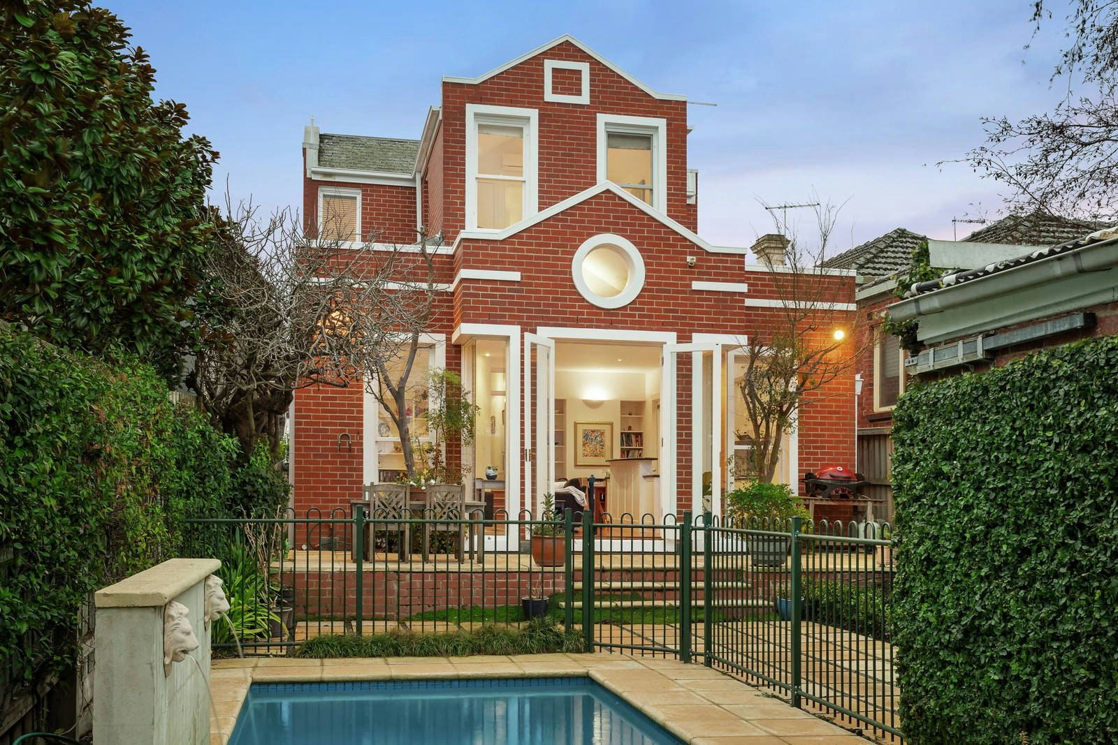 16 Lyndhurst Crescent, Hawthorn, VIC