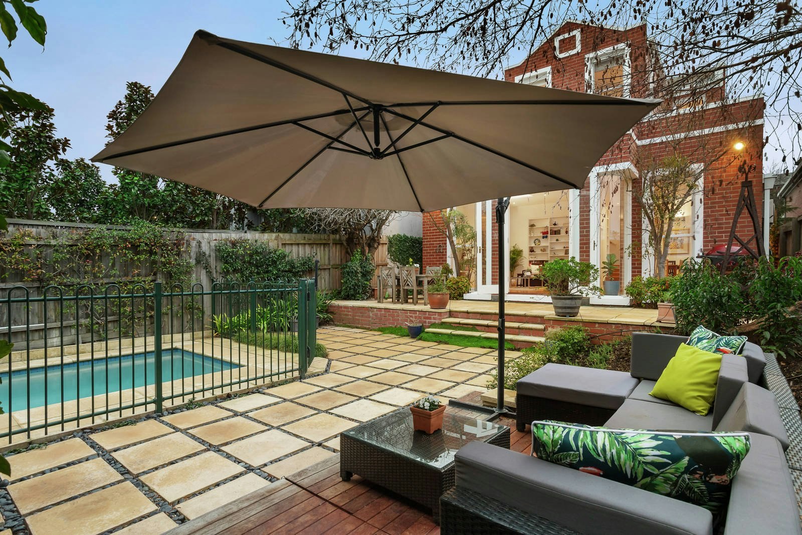 16 Lyndhurst Crescent, Hawthorn, VIC