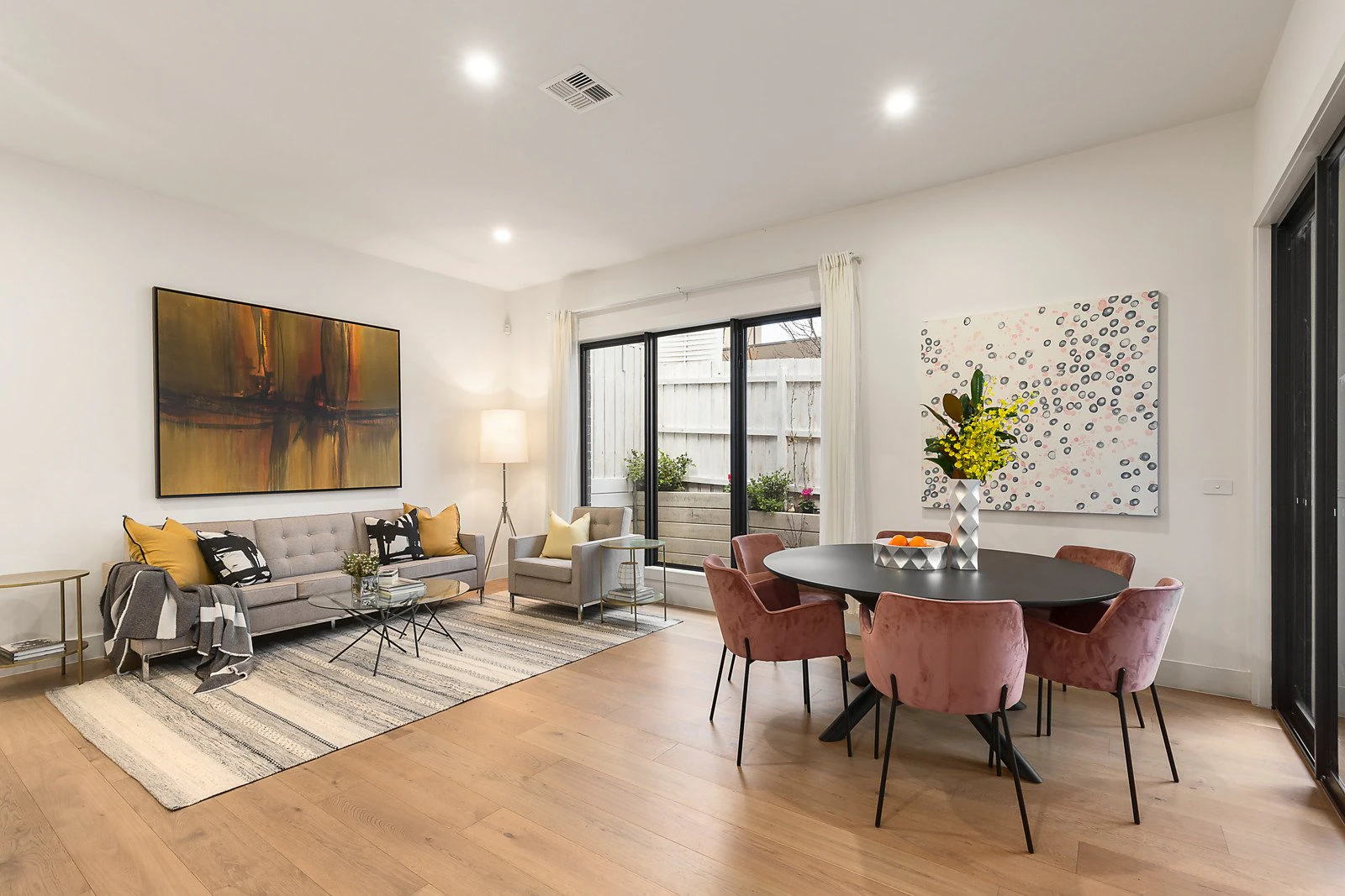 2/4 Garden Road, Camberwell, VIC