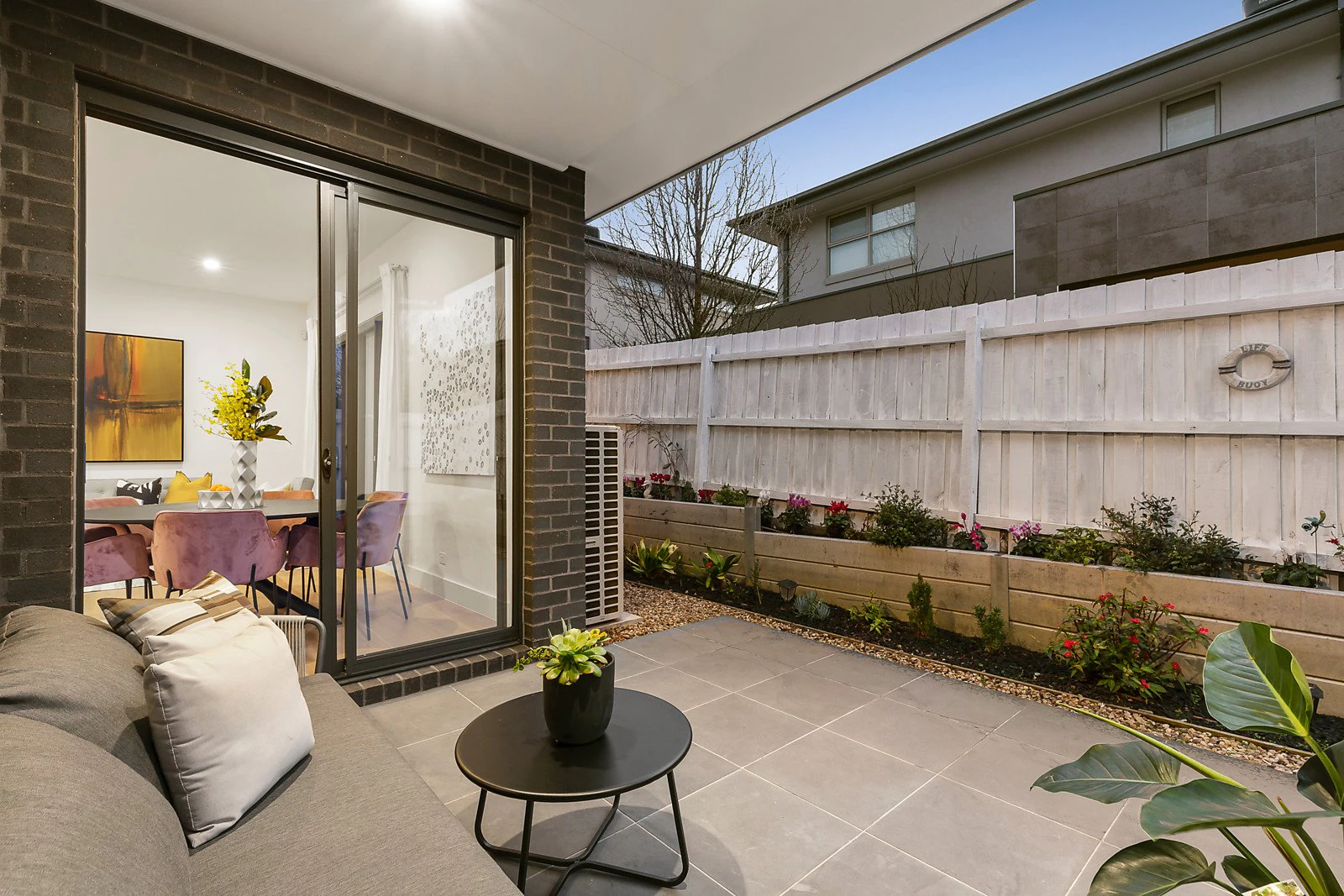 2/4 Garden Road, Camberwell, VIC