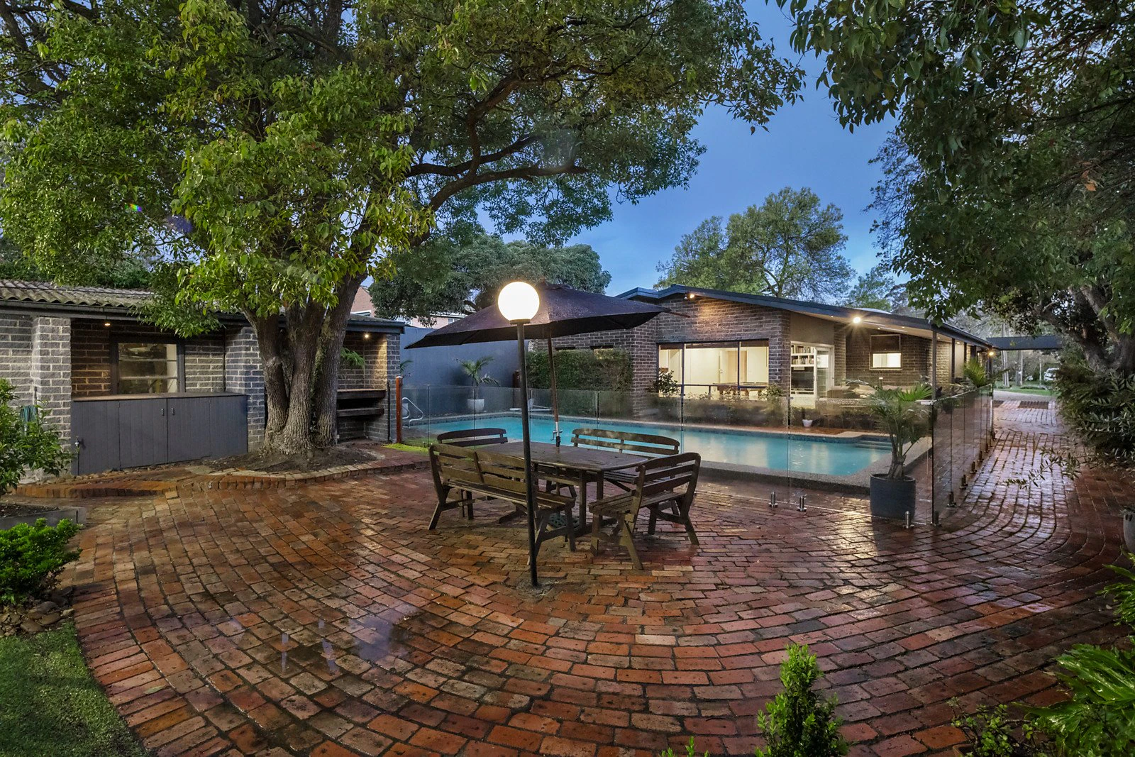 122 Ashburn Grove, Ashburton, VIC