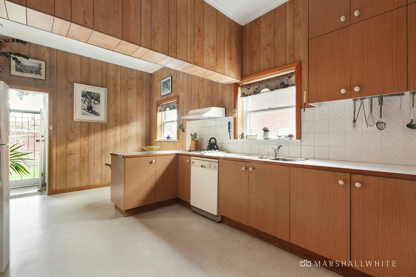 15 Cooloongatta Road, Camberwell, VIC