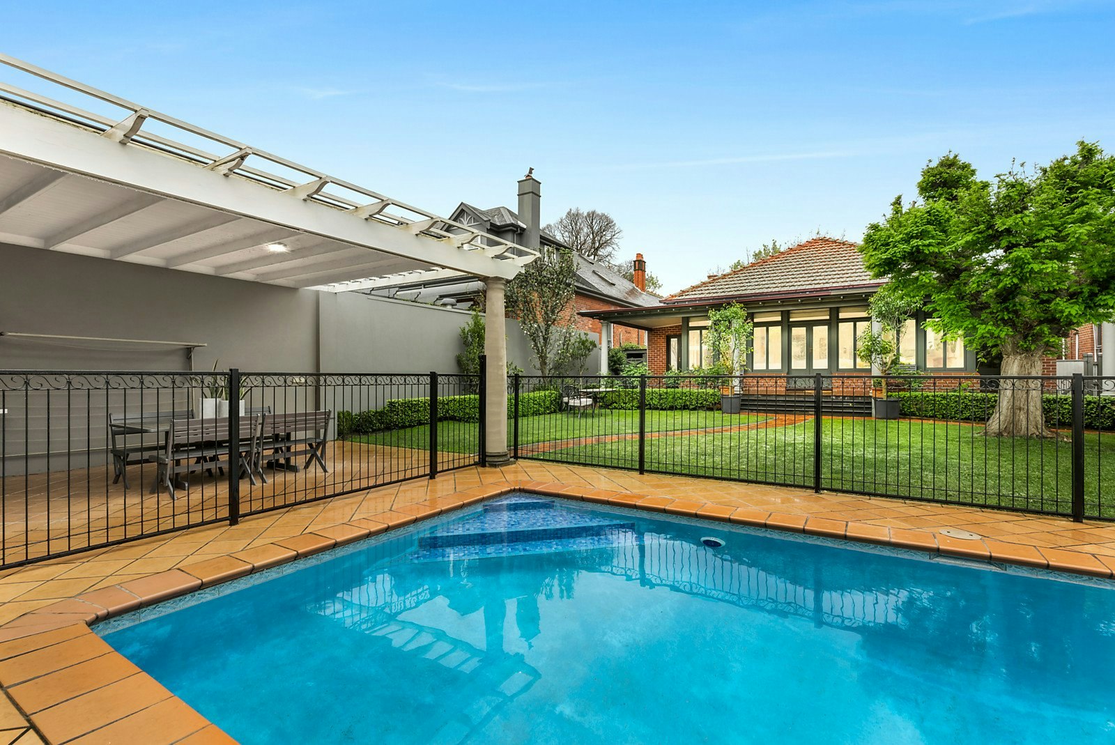 28 Russell Street, Camberwell, VIC