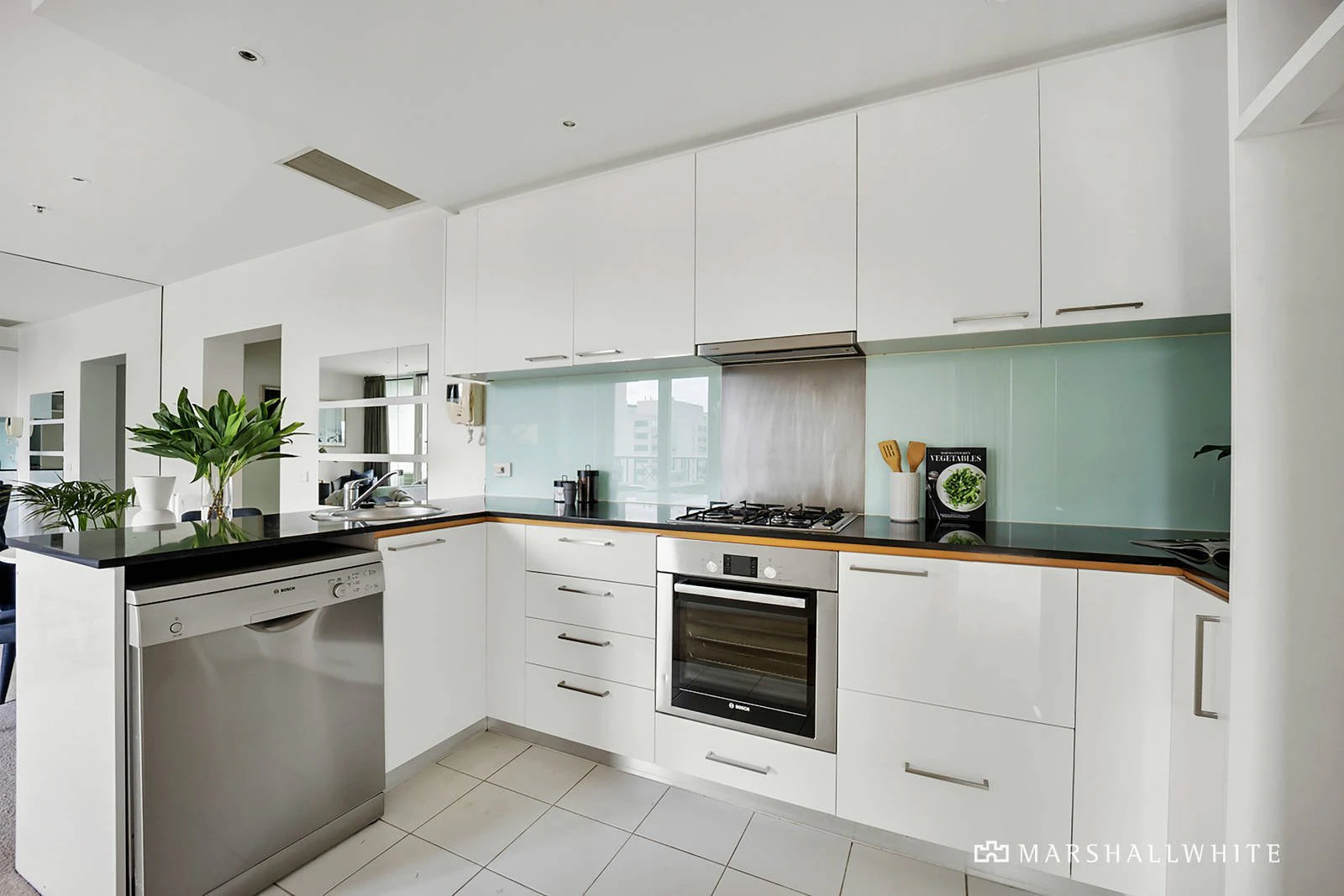 1102/82 Queens Road, Melbourne, VIC