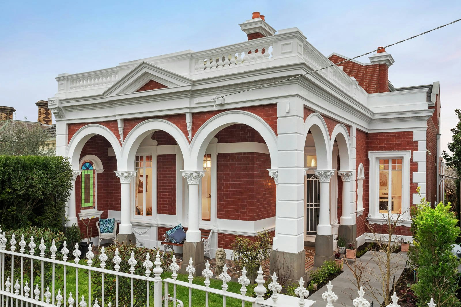 16 Lyndhurst Crescent, Hawthorn, VIC