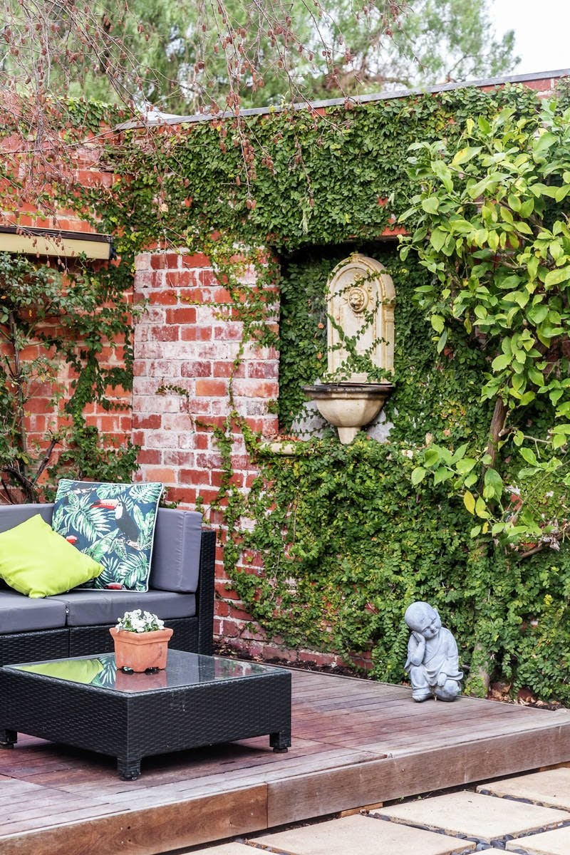 16 Lyndhurst Crescent, Hawthorn, VIC