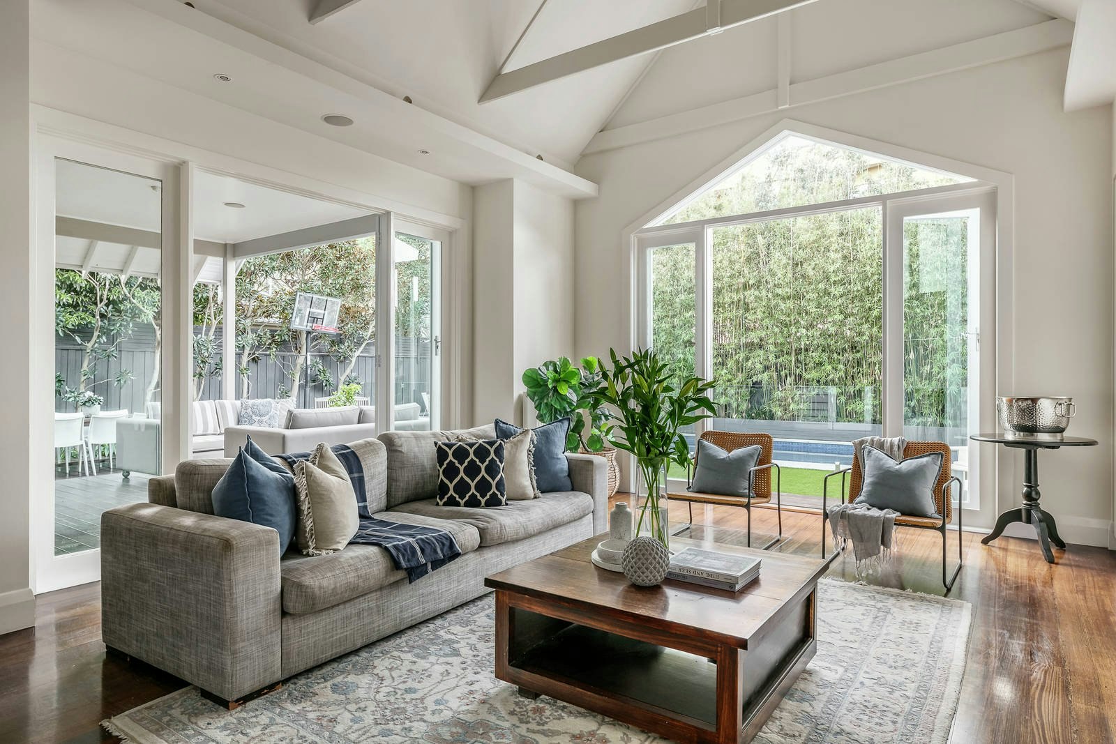 2 Seaview Avenue, Brighton, VIC