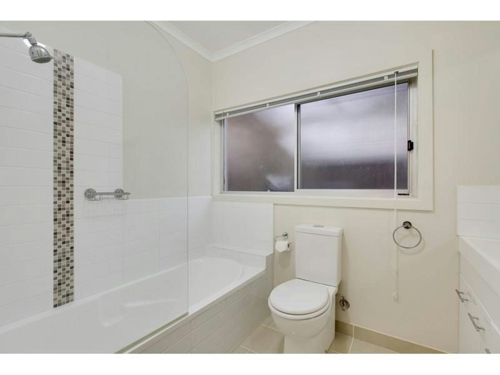 13 Cawarra Street, Mornington, VIC