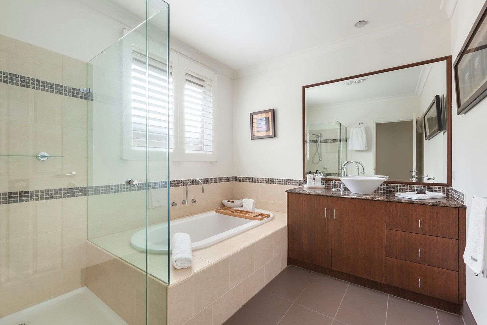 15A Grosvenor Parade, Balwyn, VIC