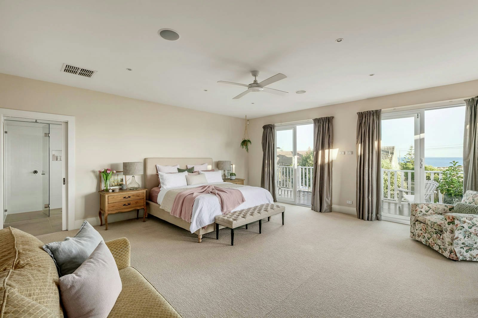 2 Seaview Avenue, Brighton, VIC