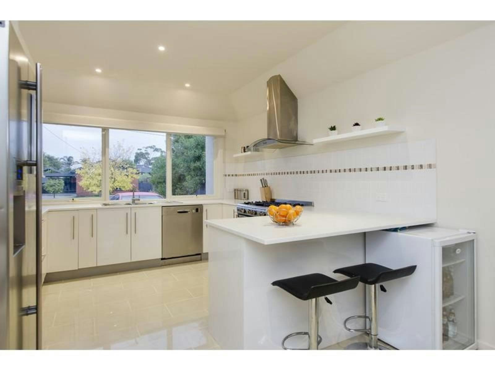 13 Cawarra Street, Mornington, VIC