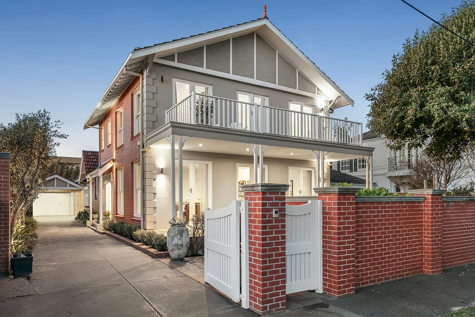 2 Seaview Avenue, Brighton, VIC