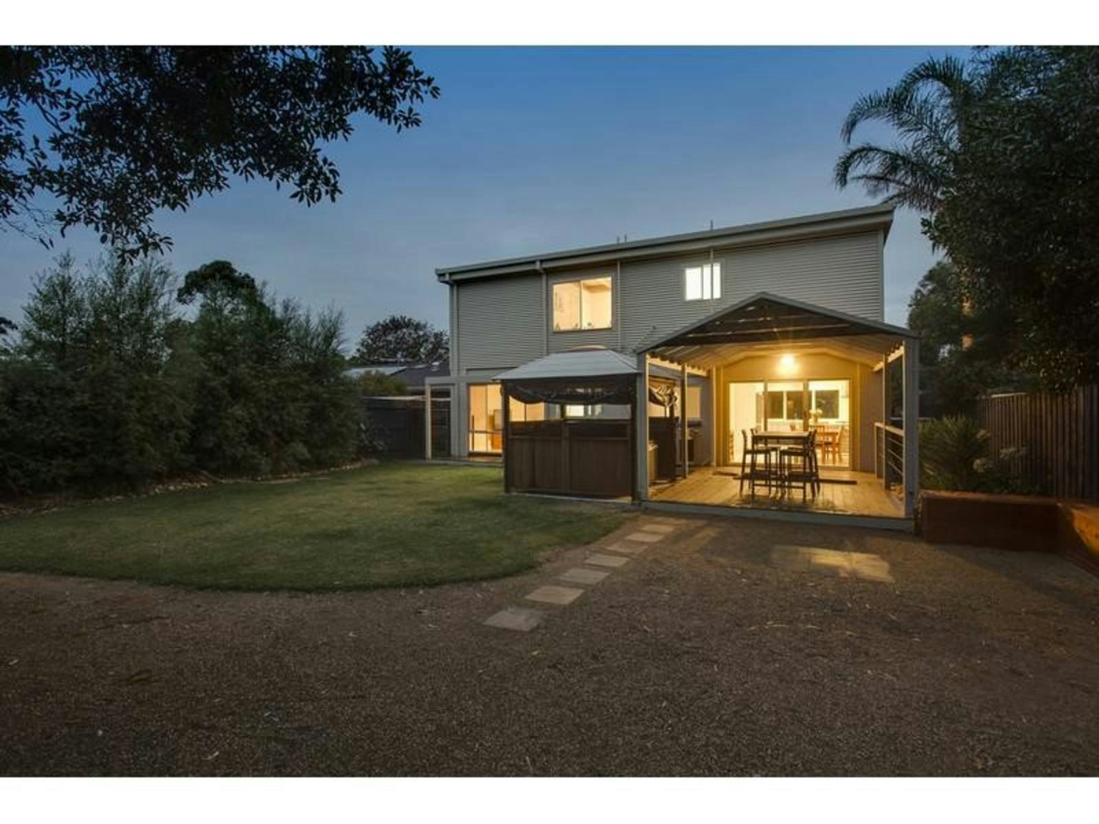 13 Cawarra Street, Mornington, VIC