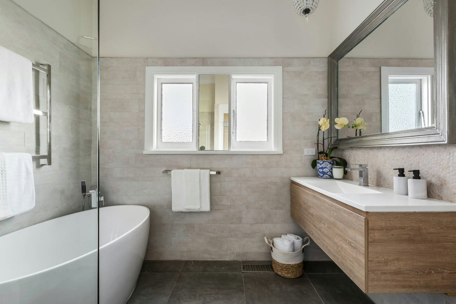 10 Hilltop Avenue, Glen Iris, VIC