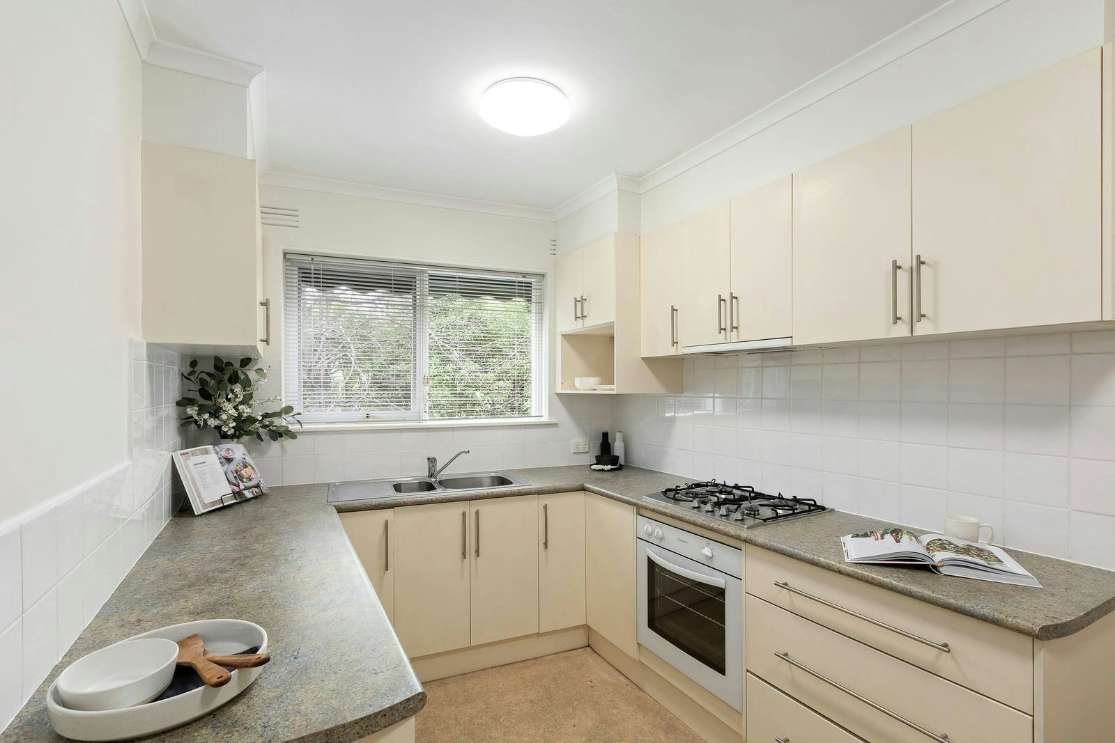 8/498 Glenferrie Road, Hawthorn, VIC