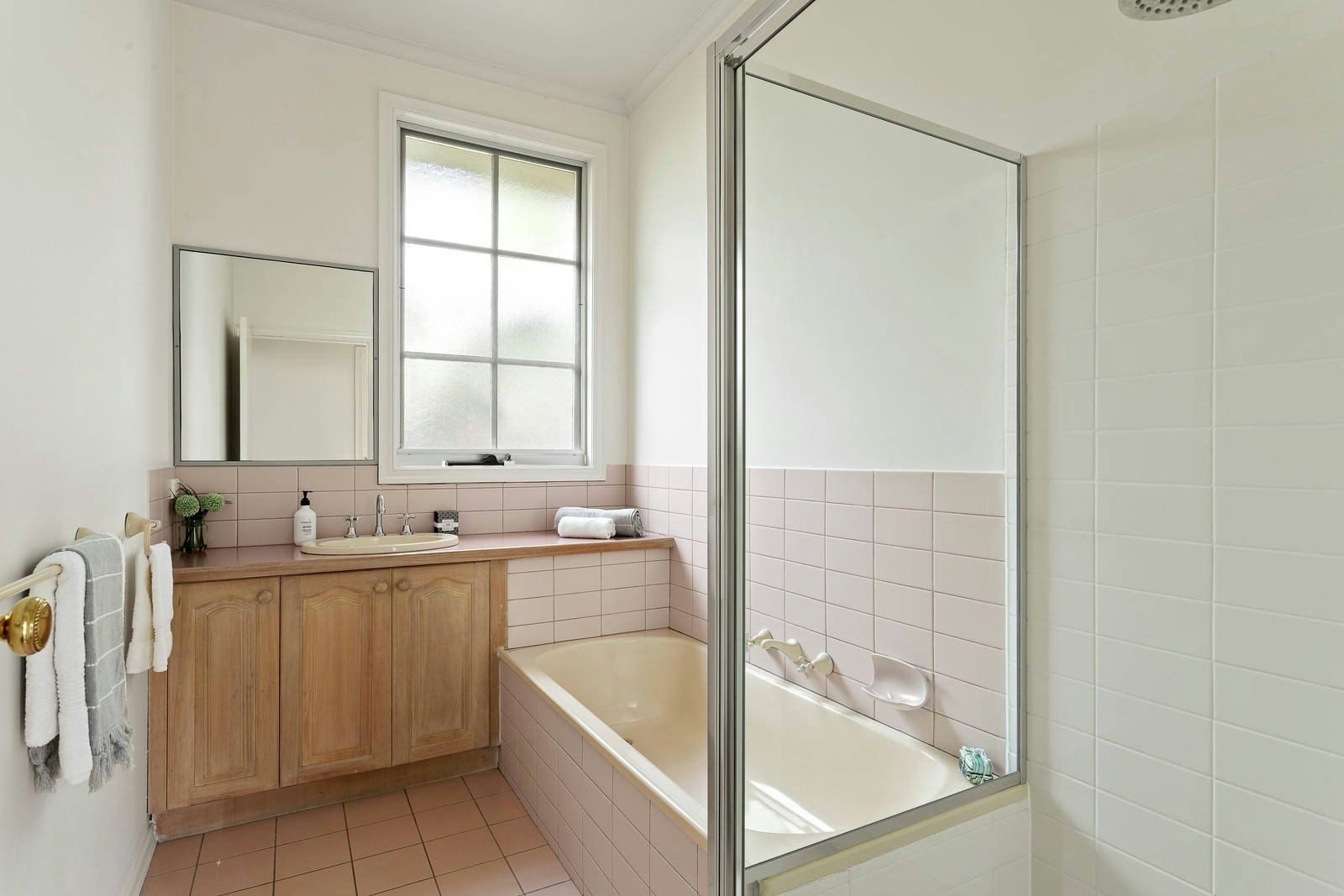 2/82 Windsor Crescent, Surrey Hills, VIC