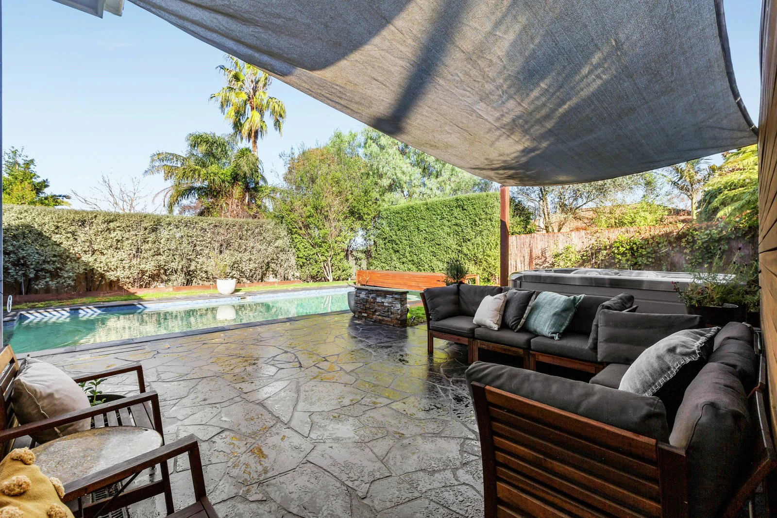 10 Hilltop Avenue, Glen Iris, VIC