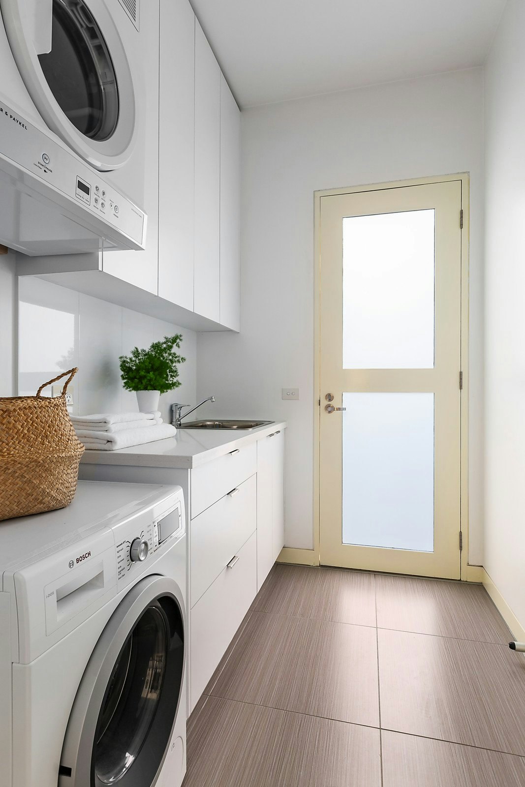 27 Iris Road, Glen Iris, VIC