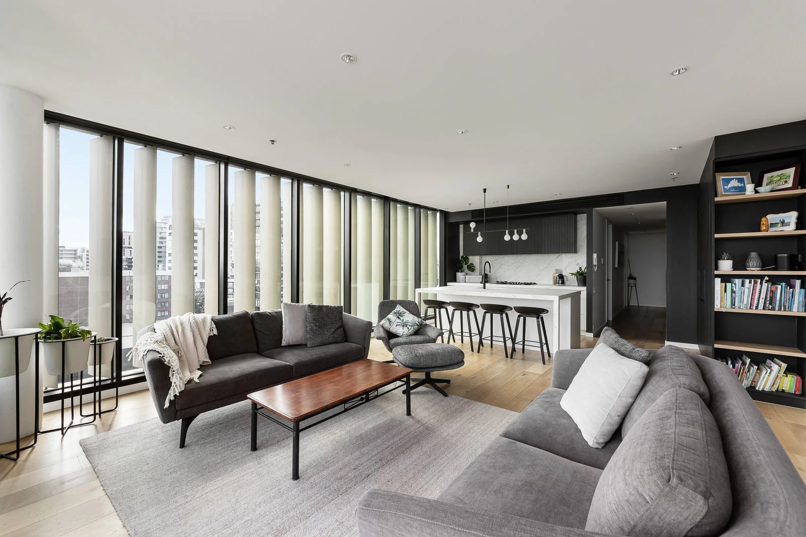 1009/70 Queens Road, Melbourne, VIC