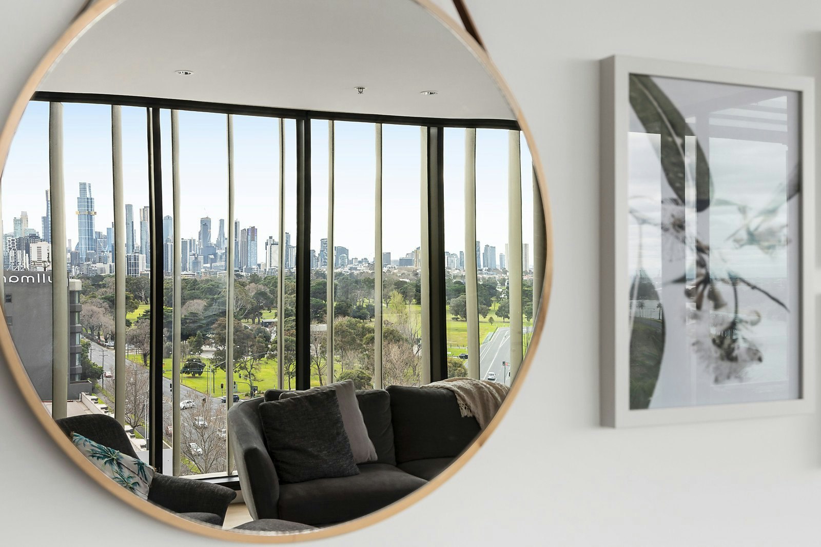 1009/70 Queens Road, Melbourne, VIC