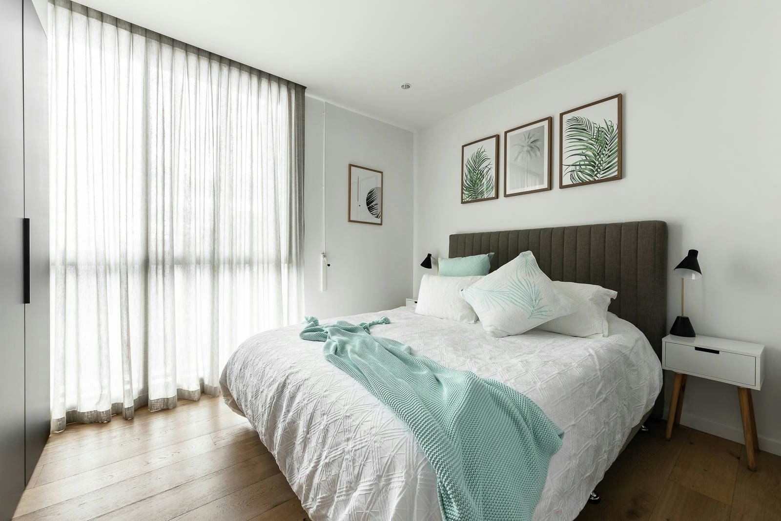 1009/70 Queens Road, Melbourne, VIC