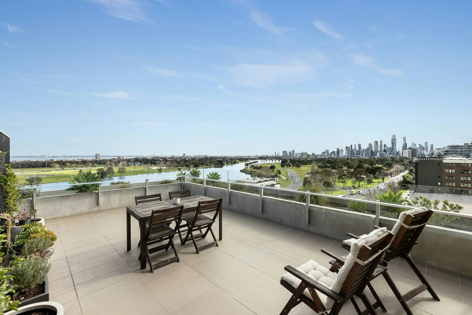 1009/70 Queens Road, Melbourne, VIC