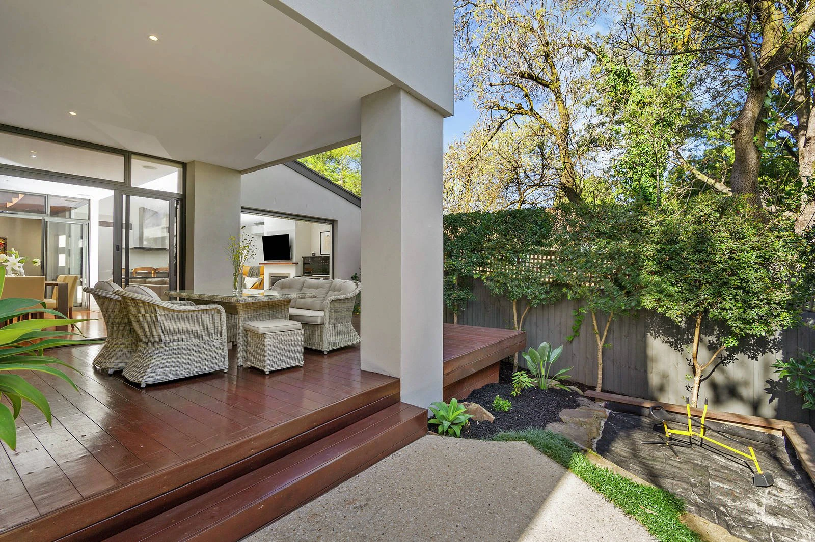 2/32 Viewhill Road, Balwyn North, VIC