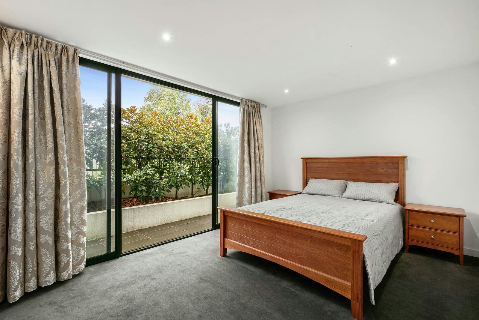 2 Norfolk Place, Malvern, VIC