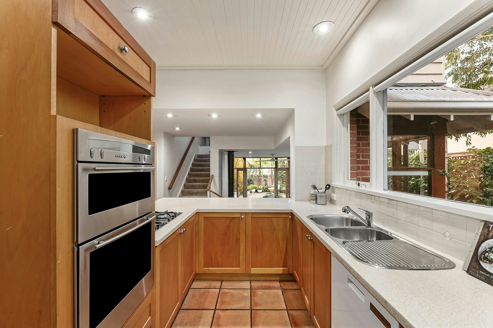 12 Dawson Avenue, Brighton, VIC