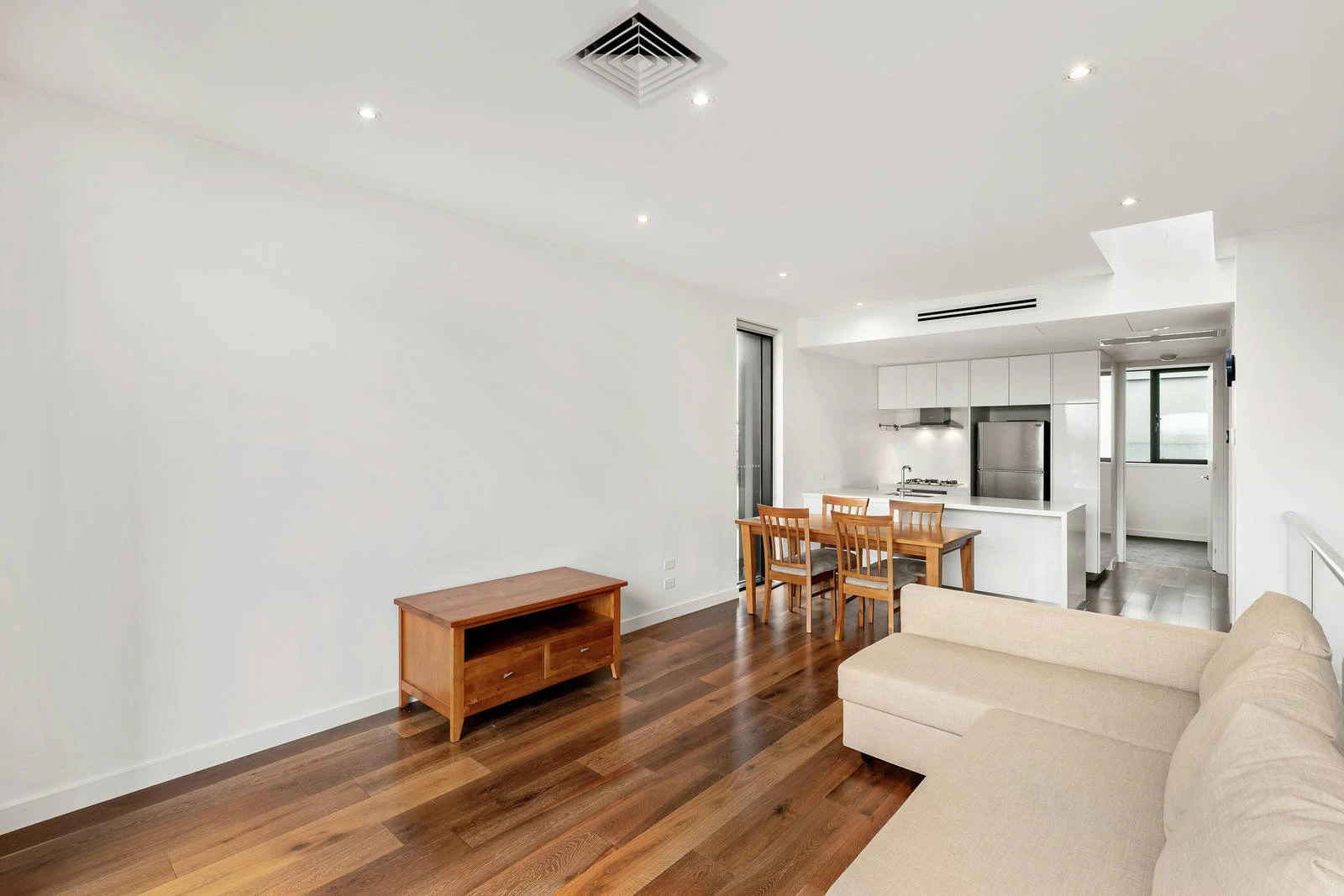 2 Norfolk Place, Malvern, VIC