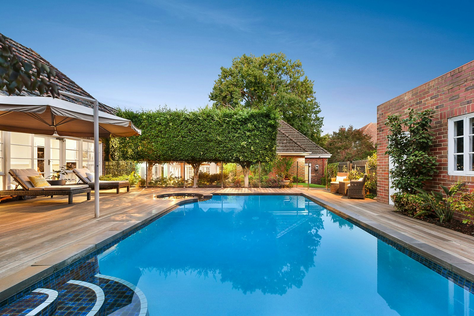 23 Rochester Road, Canterbury, VIC