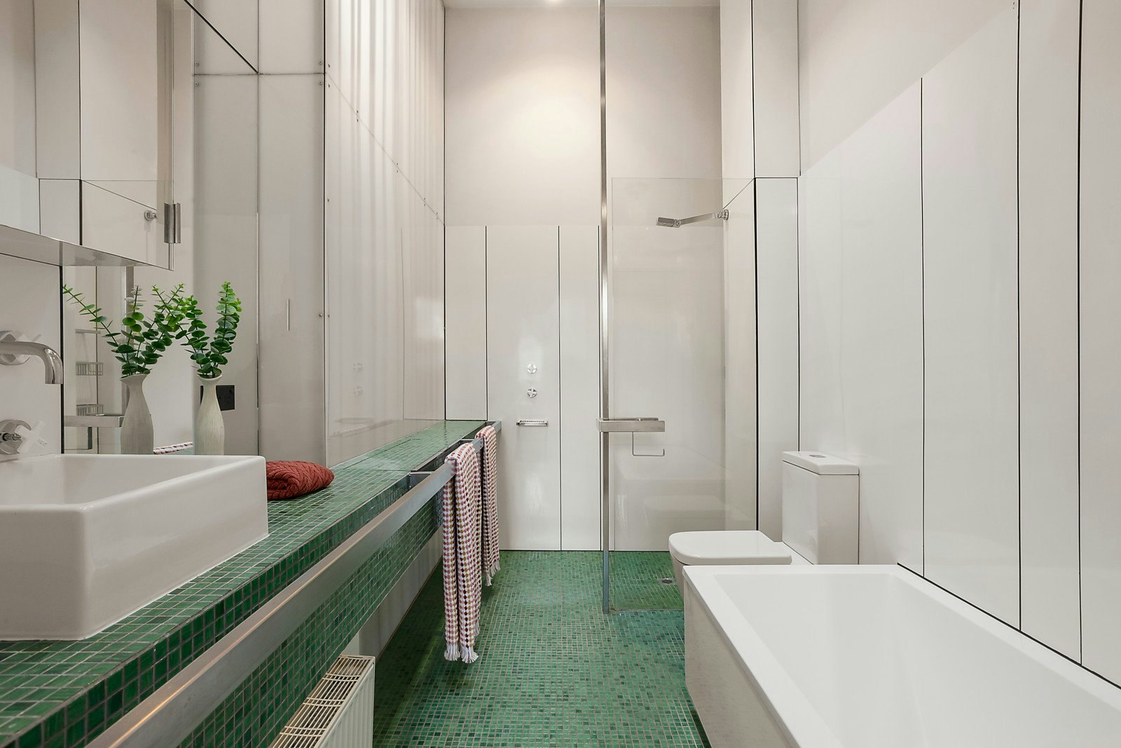 6 Moubray Street, Albert Park, VIC