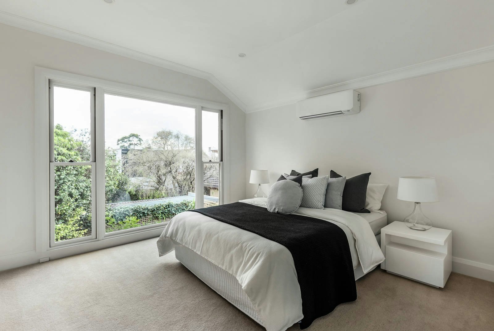 2/18 Christowel Street, Camberwell, VIC