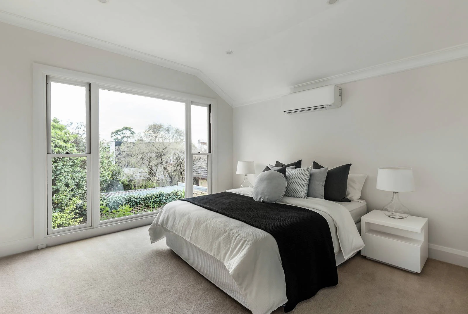 2/18 Christowel Street, Camberwell, VIC