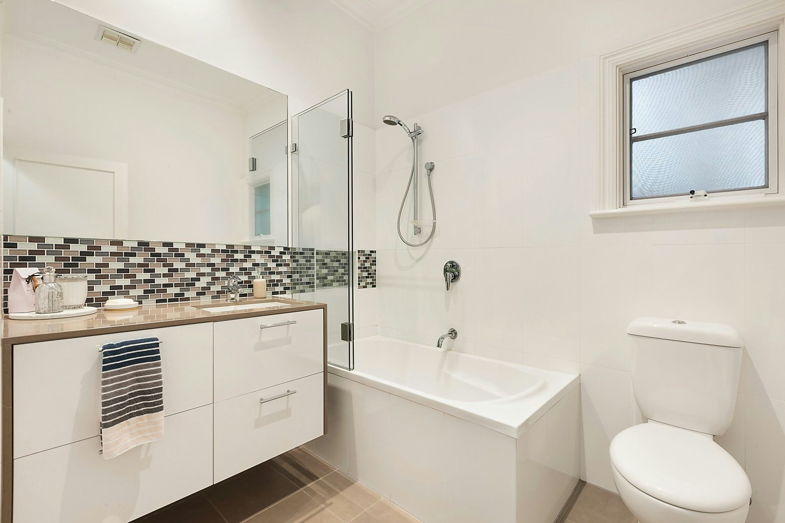 23 Rochester Road, Canterbury, VIC