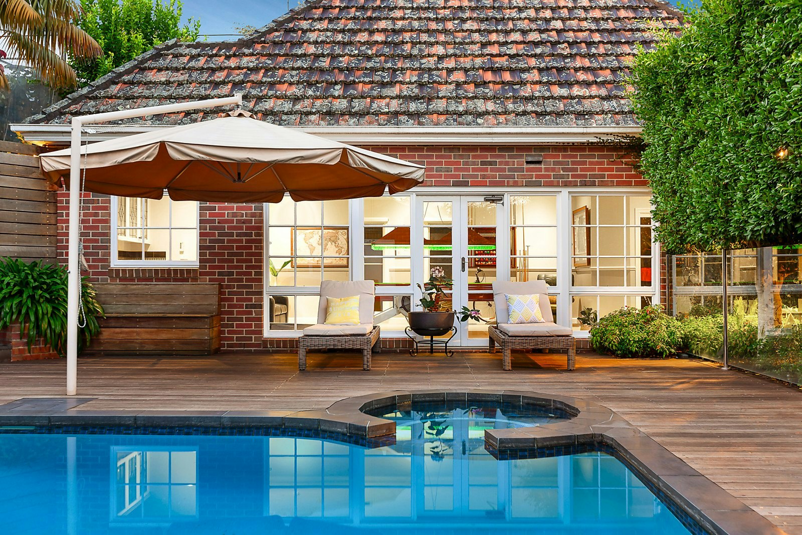 23 Rochester Road, Canterbury, VIC