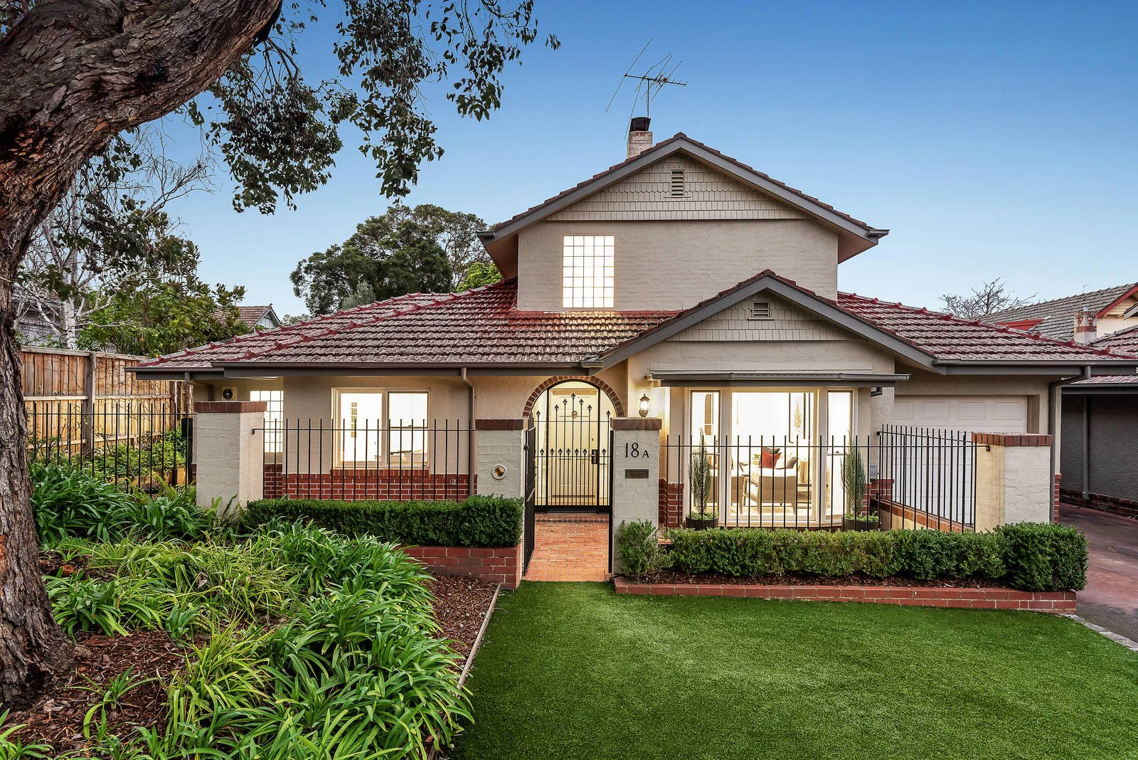 2/18 Christowel Street, Camberwell, VIC