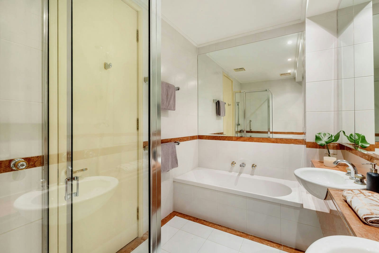 16/286 Toorak Road, South Yarra, VIC