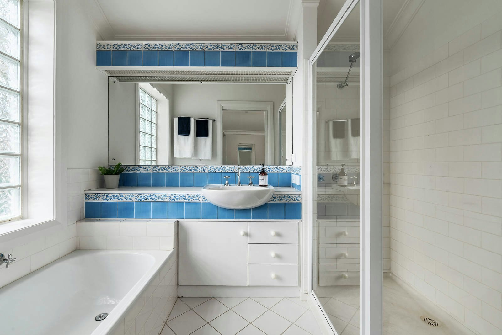 2/18 Christowel Street, Camberwell, VIC