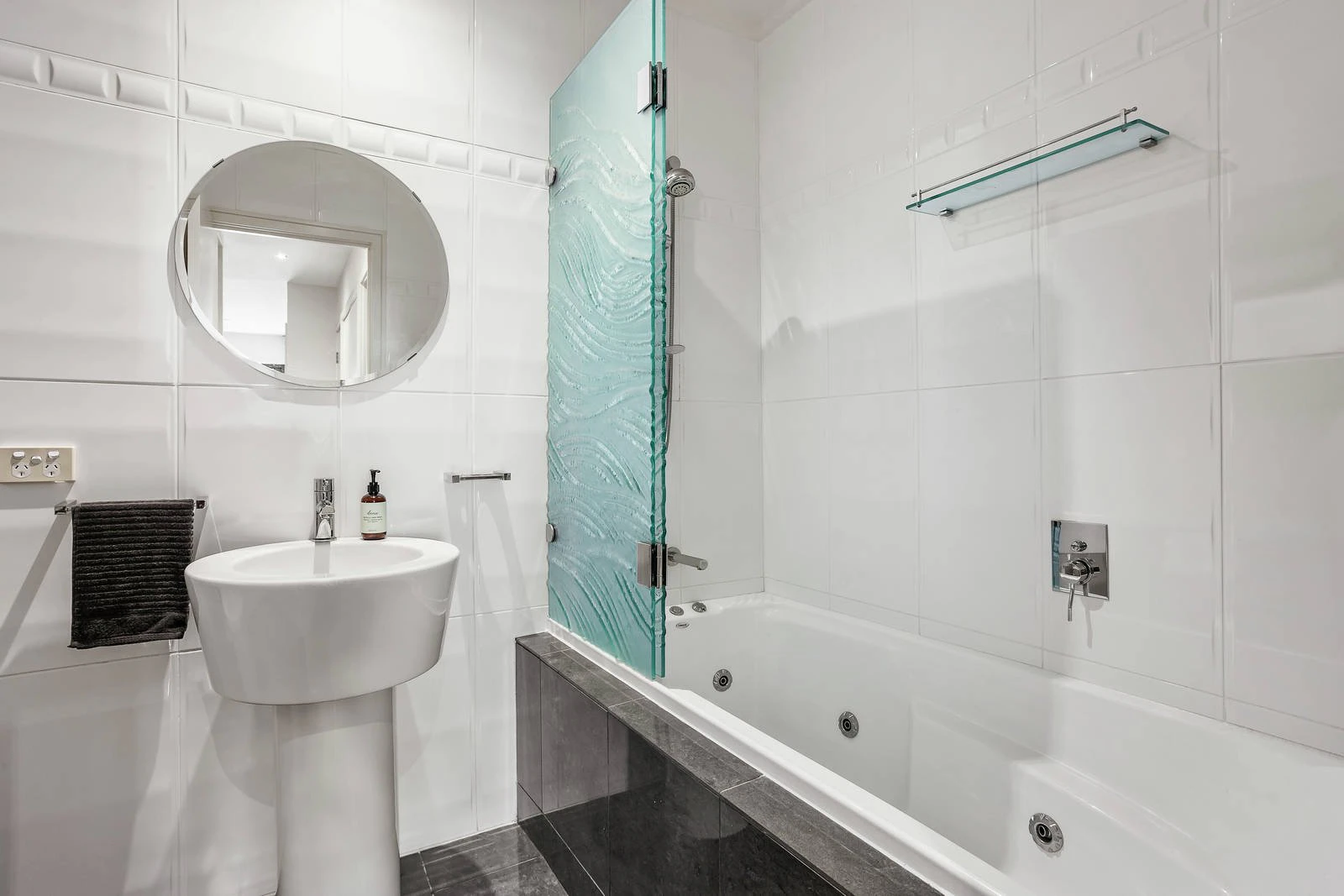 1/27 Selwyn Avenue, Elwood, VIC