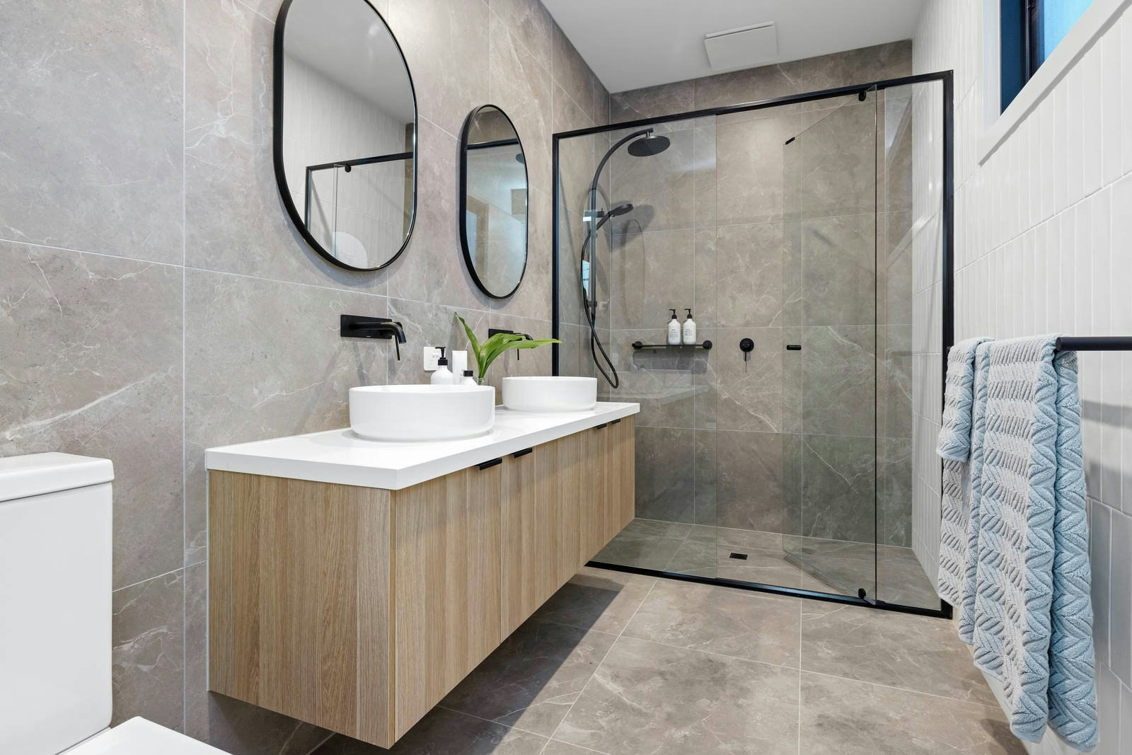 61A Carnoustie Grove, Mornington, VIC