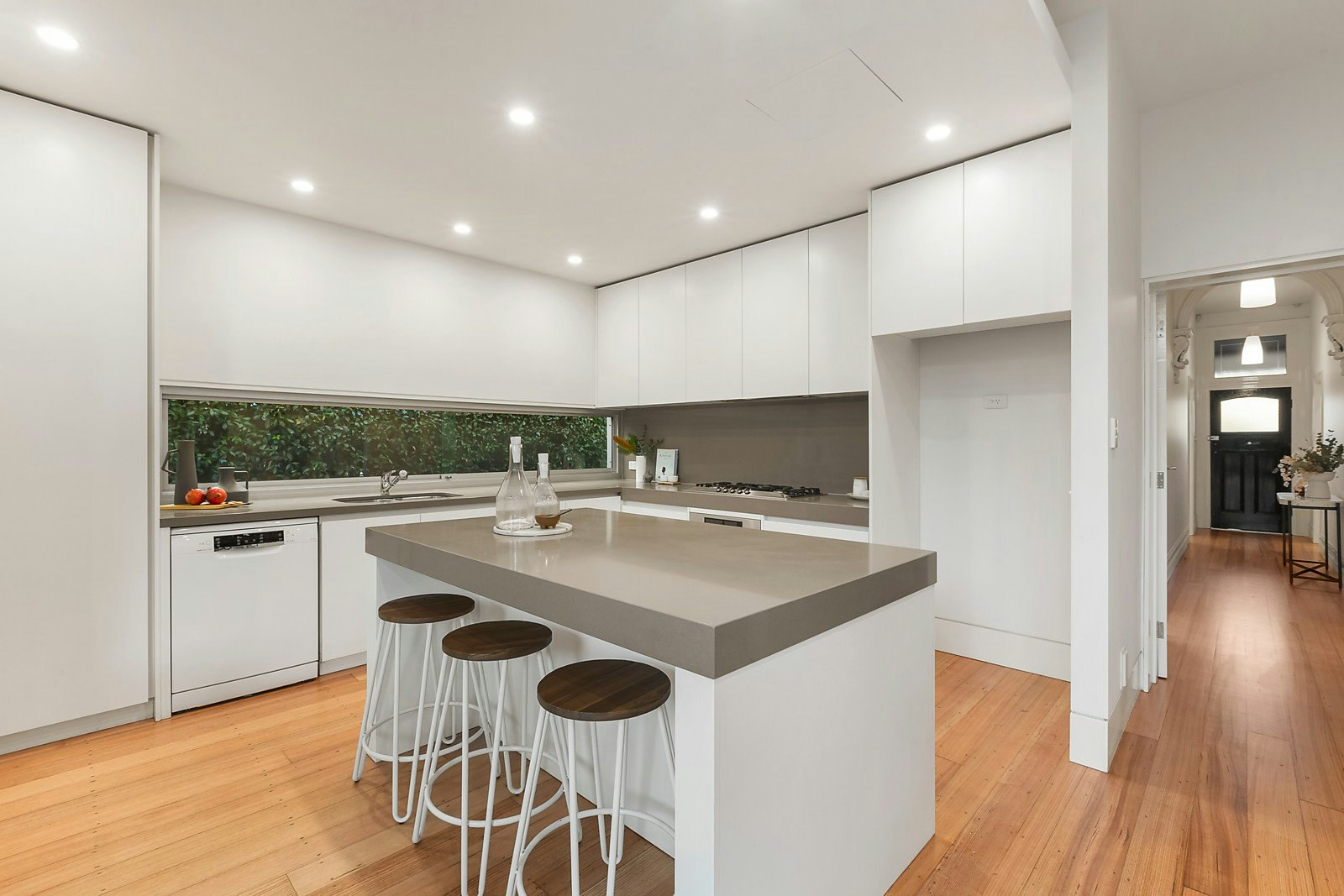 16 Dundas Place, Albert Park, VIC