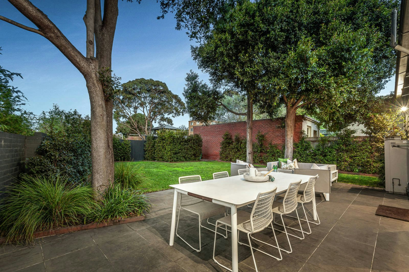 16 Canterbury Road, Toorak, VIC