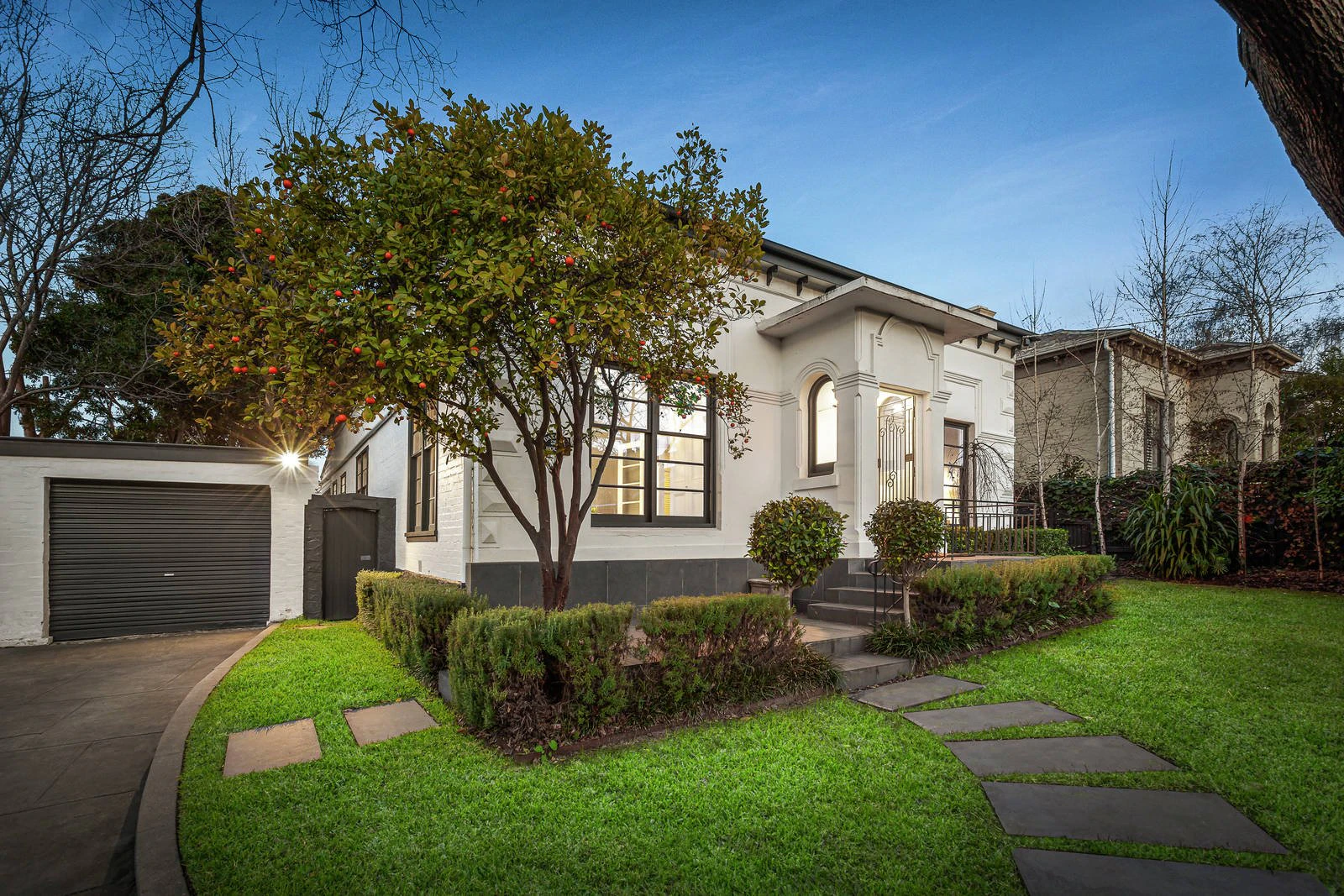 16 Canterbury Road, Toorak, VIC